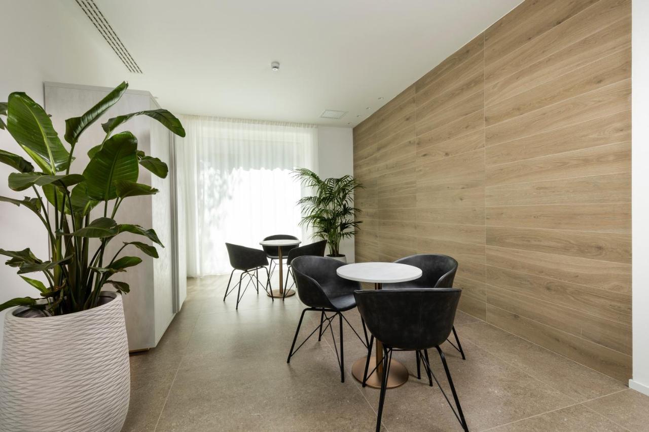 The Palm Riccione 아파트 호텔 외부 사진